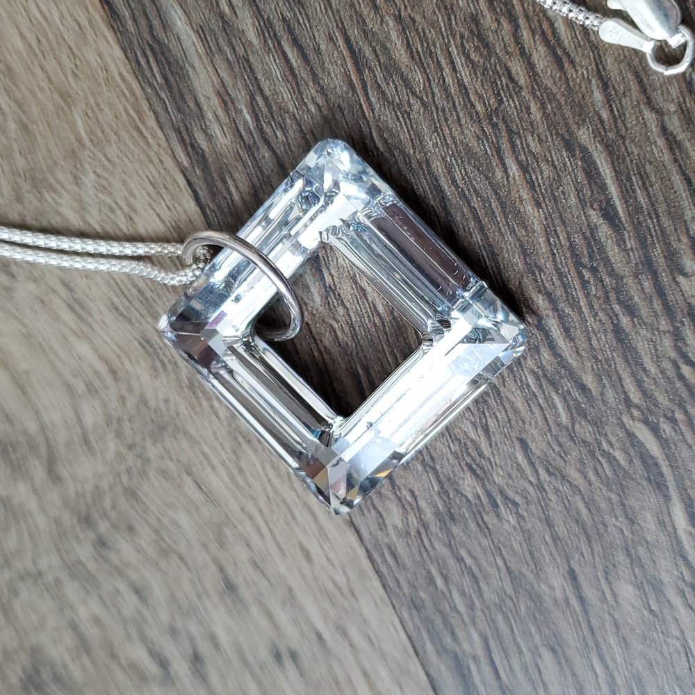 🆕 Square silver Swarovski Crystal pendant